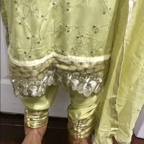 Olive green silk dress - Picture 2 of 3